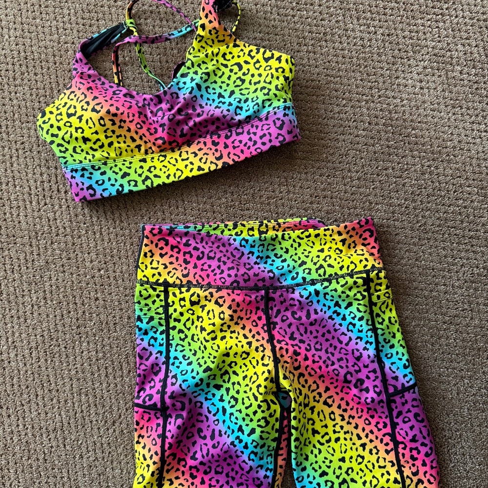 ZKIA Active Rainbow Leopard 2-Piece Workout Set – Sports Bra + Biker Shorts – L